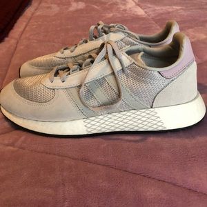 Adidas Marathon Tech Women Size 9